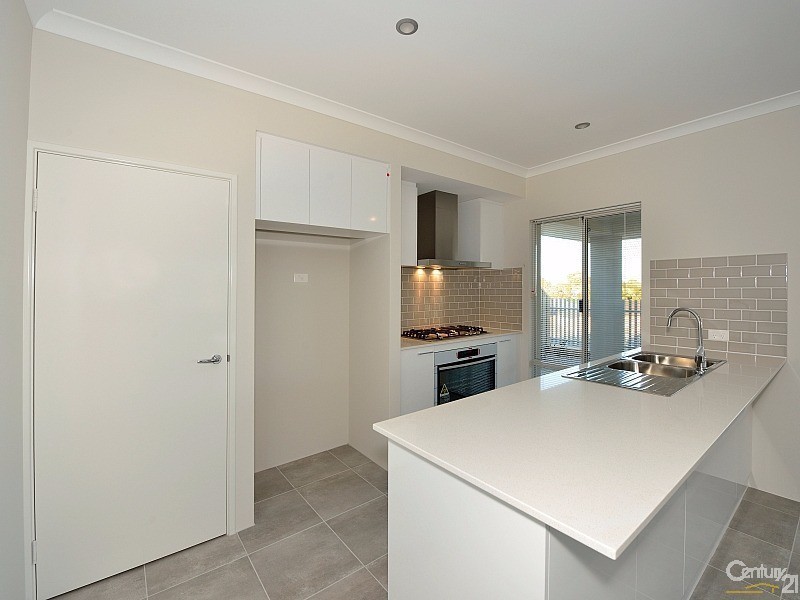 11 Rubus Vista, Halls Head WA 6210