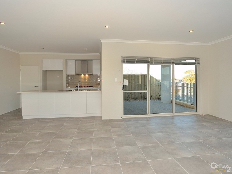 11 Rubus Vista, Halls Head WA 6210