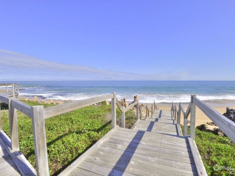 11 Rubus Vista, Halls Head WA 6210