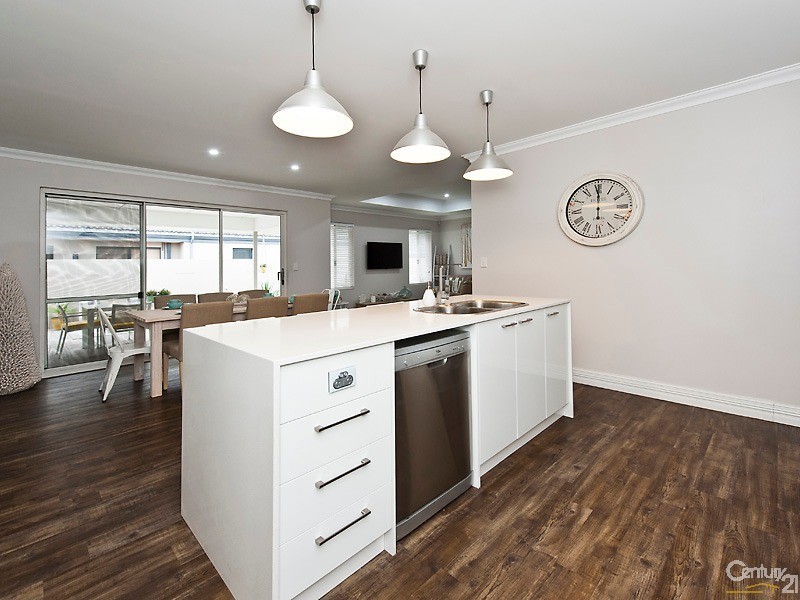 76 Caspian Drive, Wannanup WA 6210