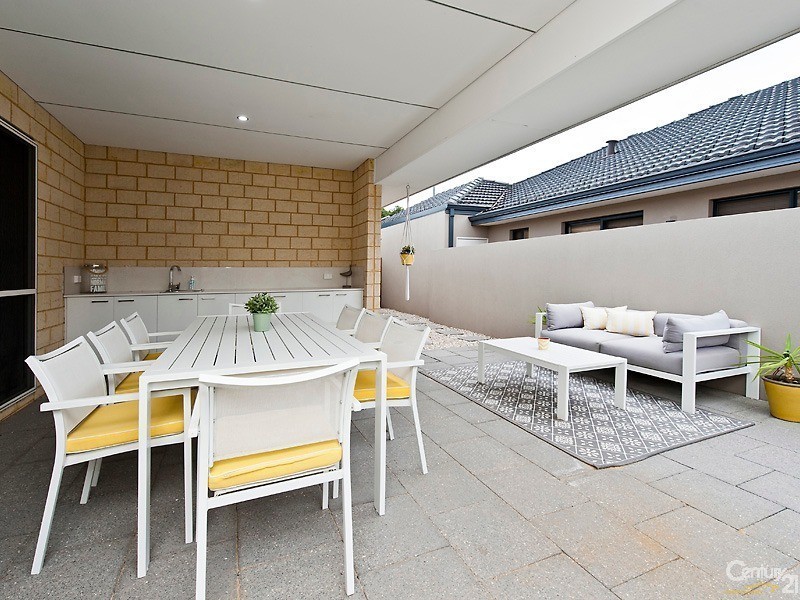 76 Caspian Drive, Wannanup WA 6210