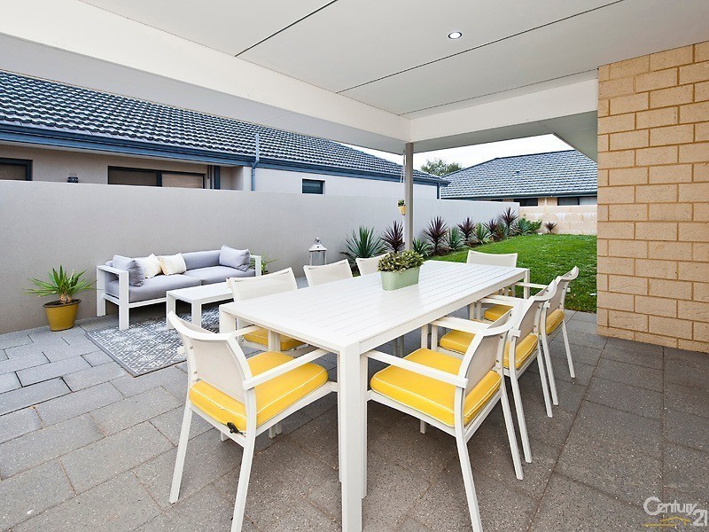76 Caspian Drive, Wannanup WA 6210