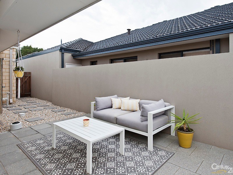 76 Caspian Drive, Wannanup WA 6210