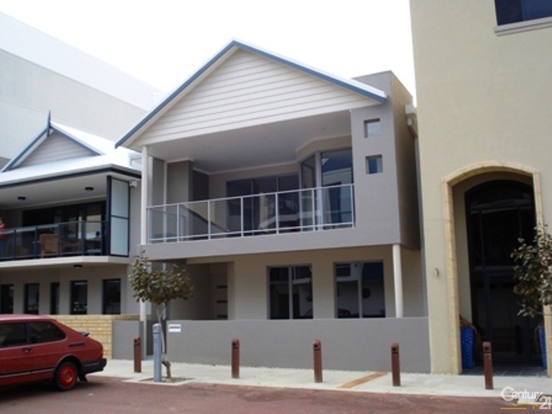 2B Treviso Mews, Mandurah WA 6210