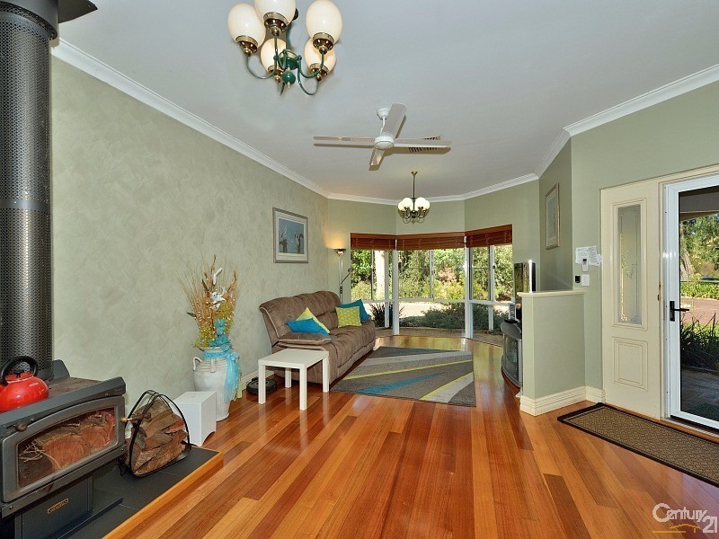 3 Redbank Rise, Greenfields WA 6210