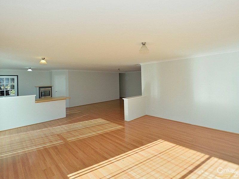 51 Pebble Beach Boulevard, Meadow Springs WA 6210