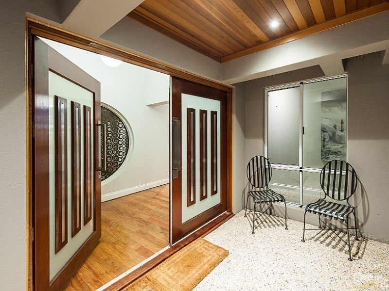 5 Cambria Island Retreat, Halls Head WA 6210