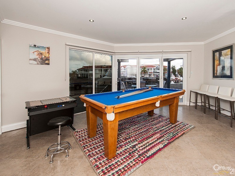 5 Cambria Island Retreat, Halls Head WA 6210