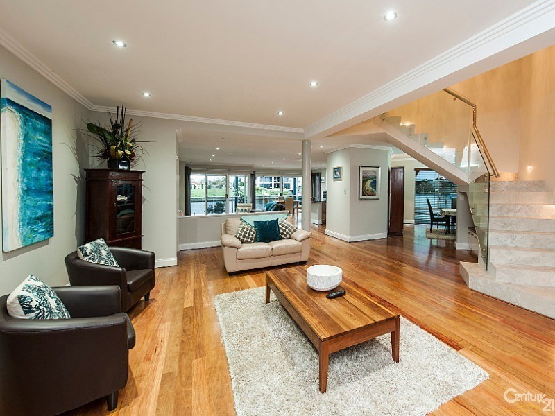 5 Cambria Island Retreat, Halls Head WA 6210