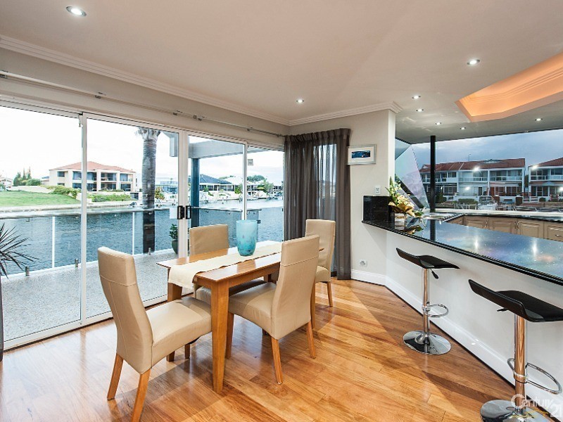 5 Cambria Island Retreat, Halls Head WA 6210