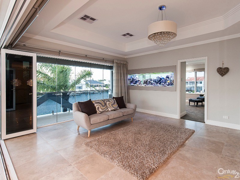 5 Cambria Island Retreat, Halls Head WA 6210