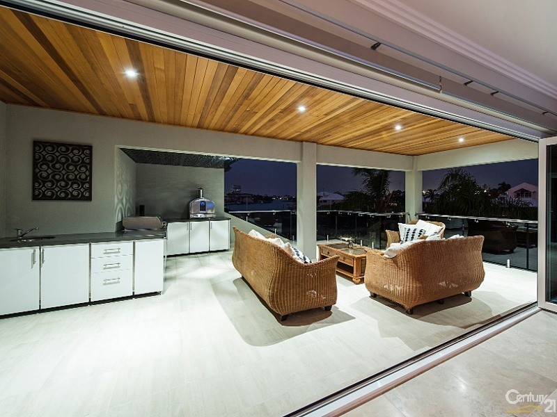 5 Cambria Island Retreat, Halls Head WA 6210