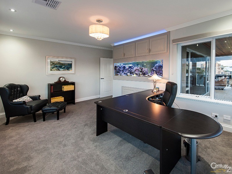 5 Cambria Island Retreat, Halls Head WA 6210