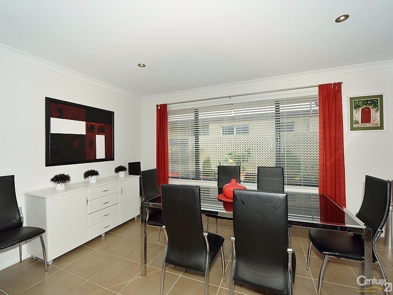 27 Buttercup Parkway, Halls Head WA 6210
