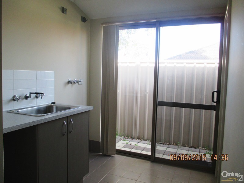 22 Wuraling Pass, Wannanup WA 6210