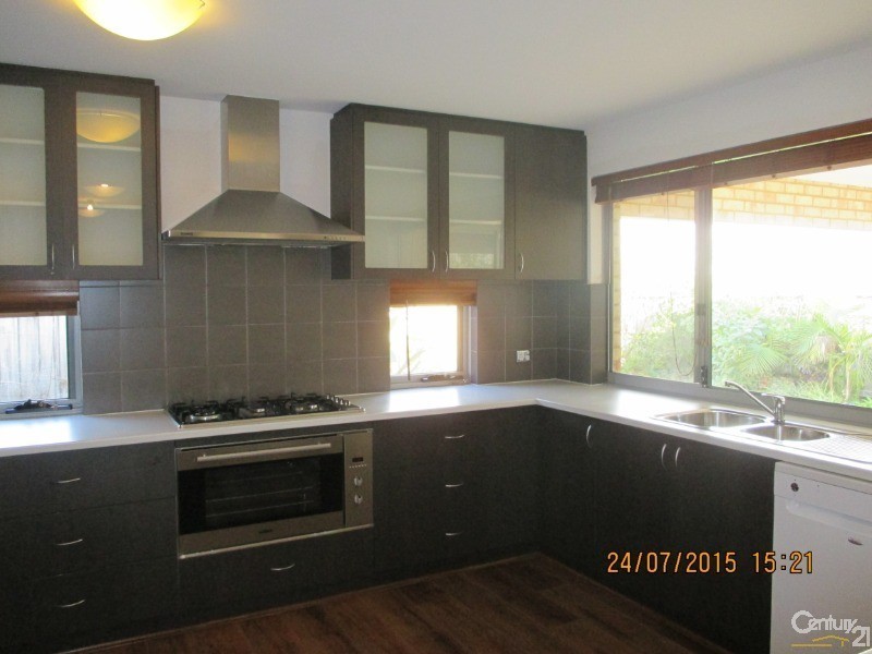 287 Peelwood Parade, Halls Head WA 6210