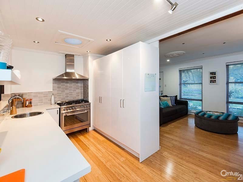 18 Loaring Street, Mandurah WA 6210