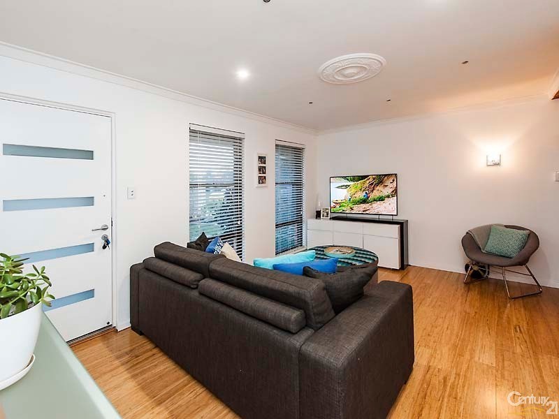 18 Loaring Street, Mandurah WA 6210