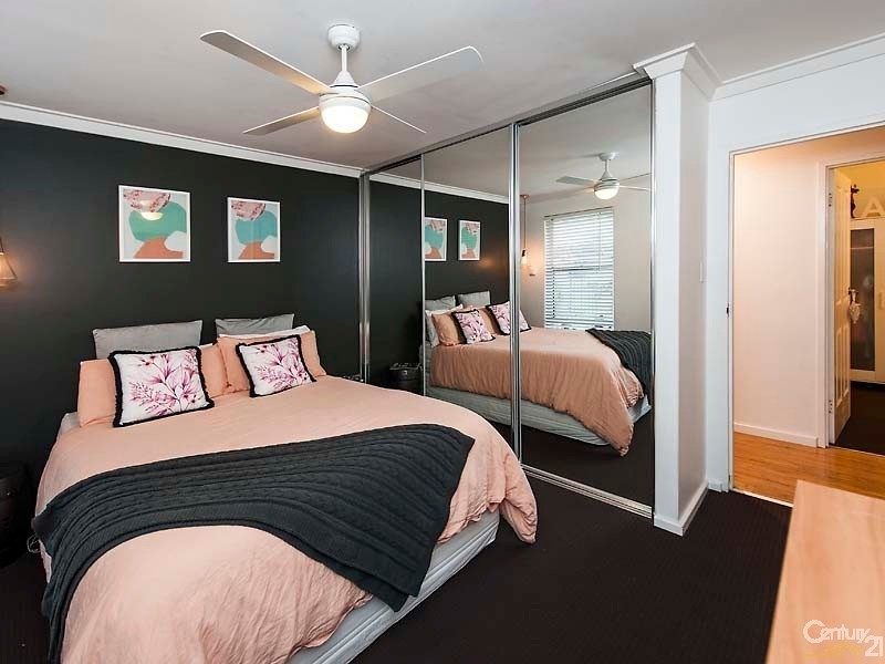 18 Loaring Street, Mandurah WA 6210