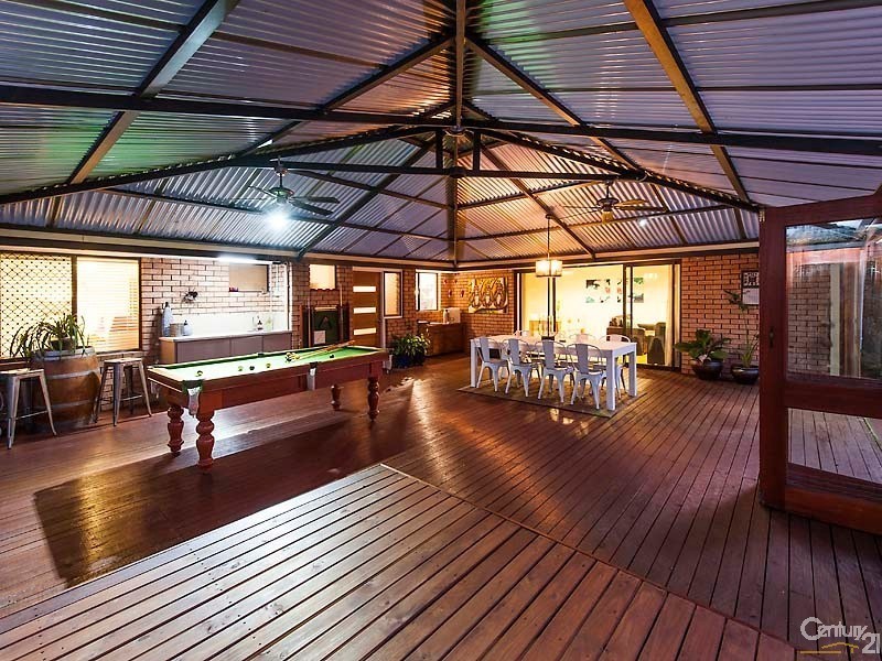 18 Loaring Street, Mandurah WA 6210