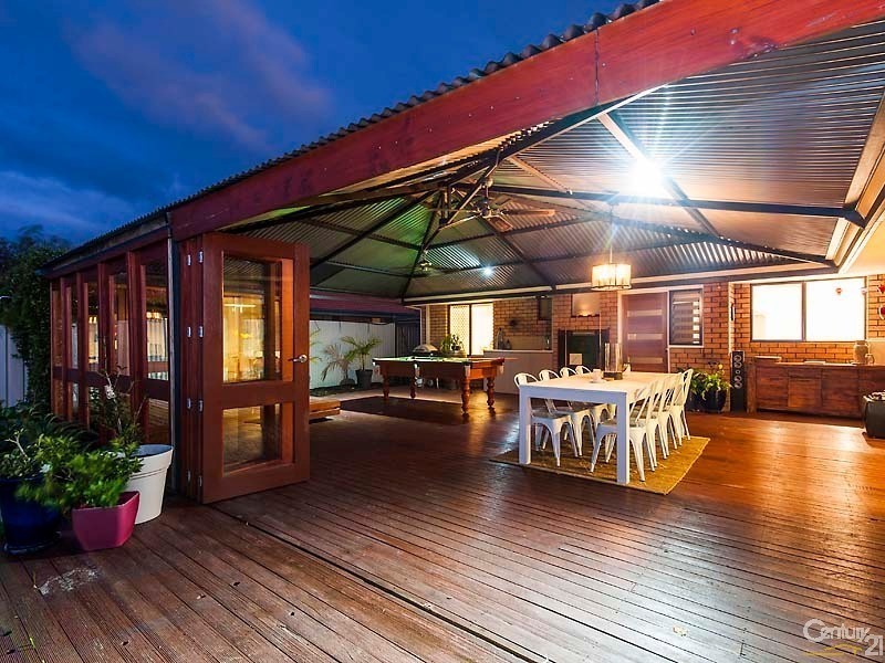 18 Loaring Street, Mandurah WA 6210