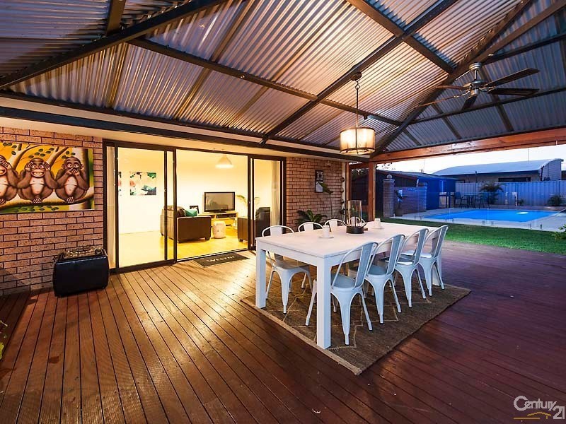 18 Loaring Street, Mandurah WA 6210