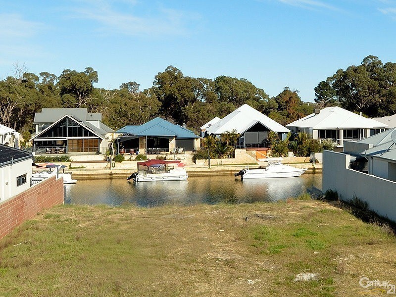 11 Ragamuffin Point, Halls Head WA 6210
