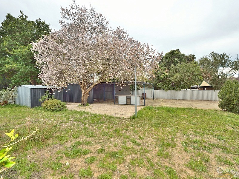 10 Yanagin Road, Greenfields WA 6210