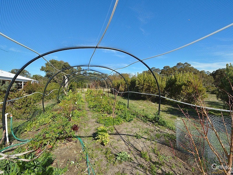 146 Caponi Road, Barragup WA 6209