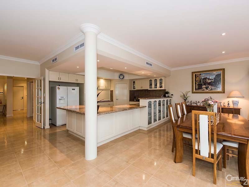 20 Brindabella Crescent, Halls Head WA 6210