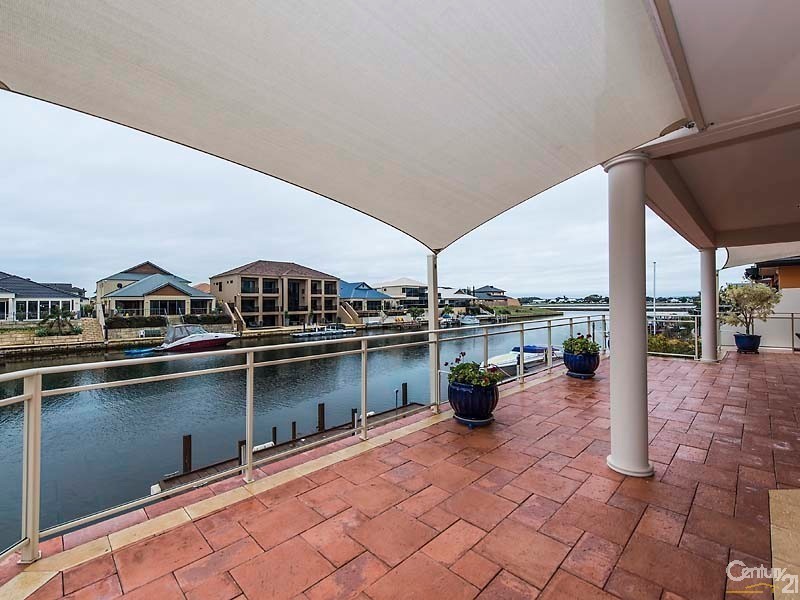 20 Brindabella Crescent, Halls Head WA 6210