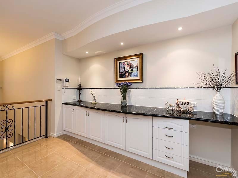 20 Brindabella Crescent, Halls Head WA 6210