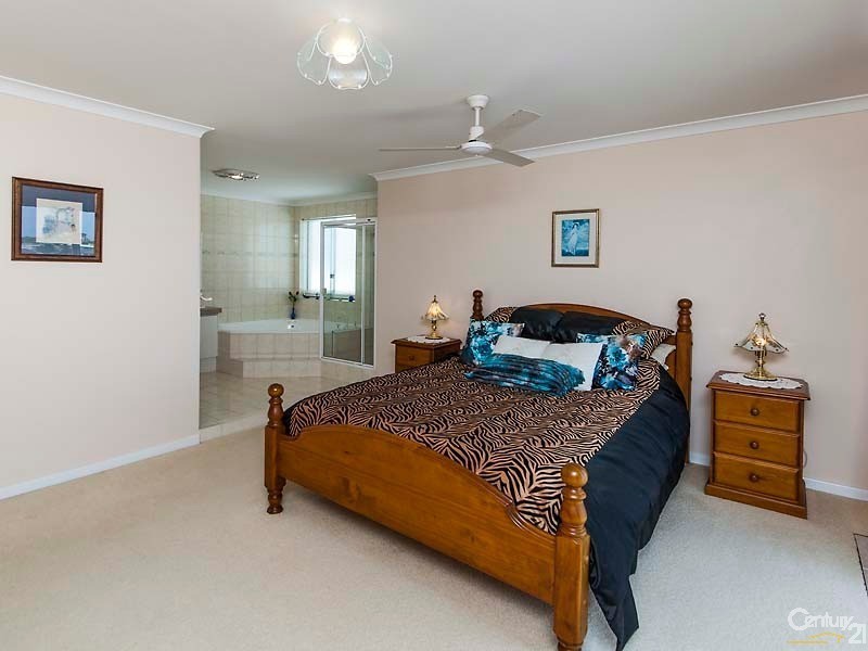 12 Batavia Avenue, Wannanup WA 6210