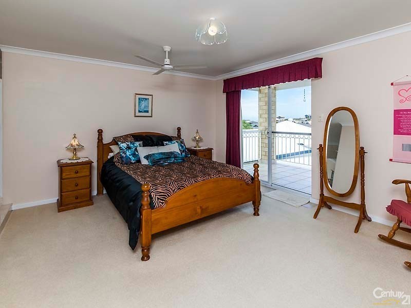 12 Batavia Avenue, Wannanup WA 6210