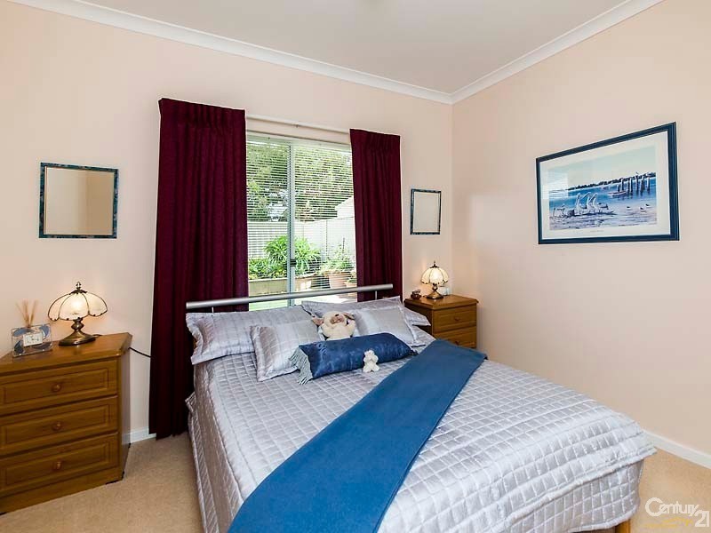 12 Batavia Avenue, Wannanup WA 6210