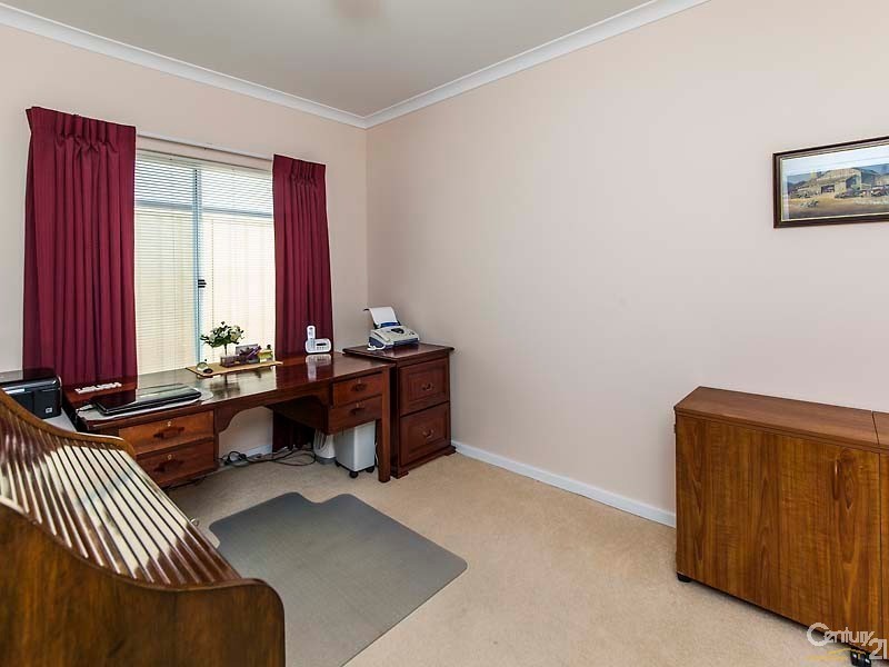 12 Batavia Avenue, Wannanup WA 6210