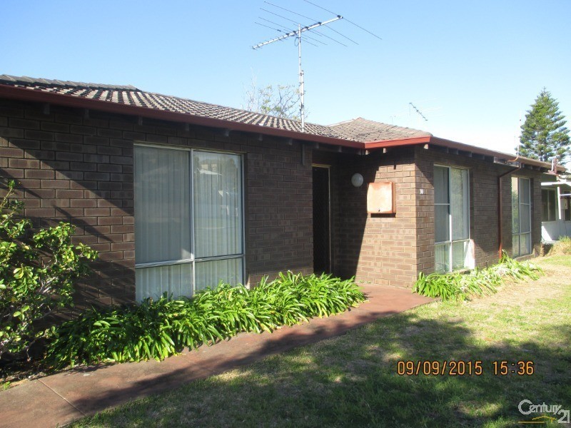 10 Oversby Street, Halls Head WA 6210