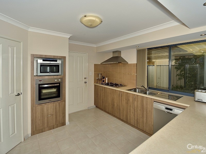 6 Cimarron Edge, Meadow Springs WA 6210