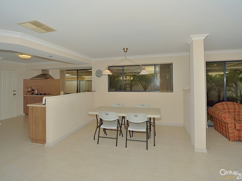 6 Cimarron Edge, Meadow Springs WA 6210