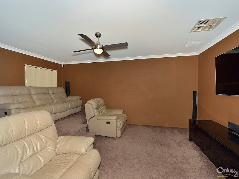 6 Cimarron Edge, Meadow Springs WA 6210