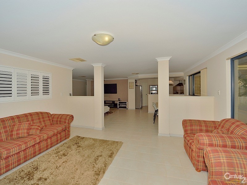 6 Cimarron Edge, Meadow Springs WA 6210