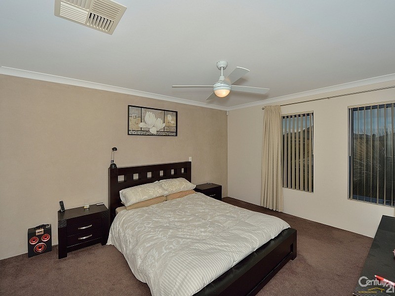 6 Cimarron Edge, Meadow Springs WA 6210