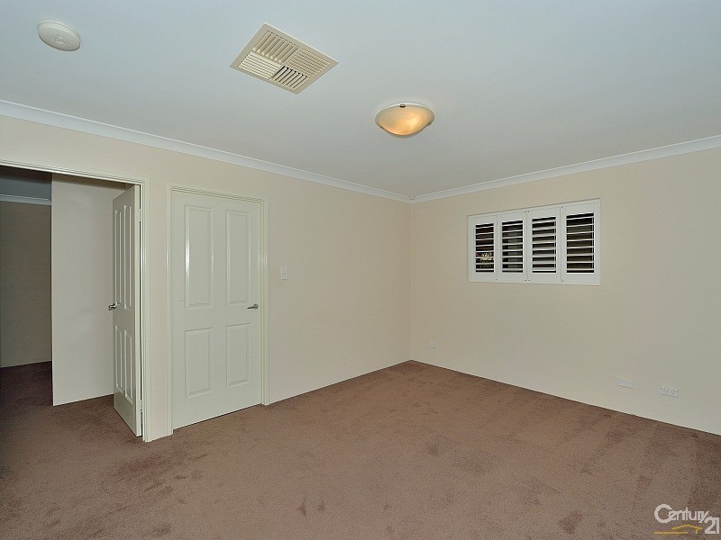 6 Cimarron Edge, Meadow Springs WA 6210