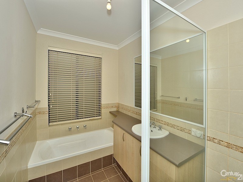 6 Cimarron Edge, Meadow Springs WA 6210