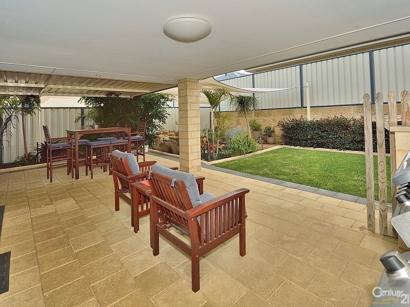 6 Cimarron Edge, Meadow Springs WA 6210