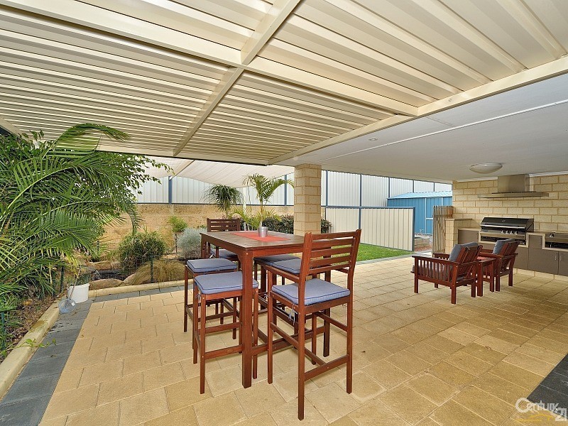 6 Cimarron Edge, Meadow Springs WA 6210