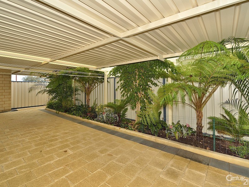 6 Cimarron Edge, Meadow Springs WA 6210