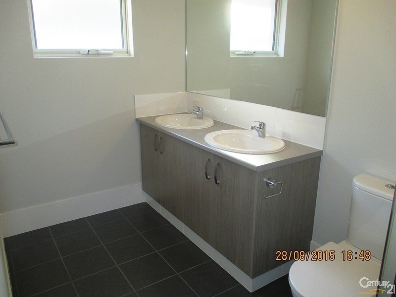 5 Galveston Court, Meadow Springs WA 6210