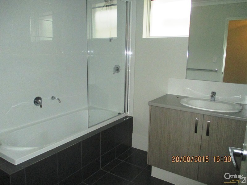 5 Galveston Court, Meadow Springs WA 6210