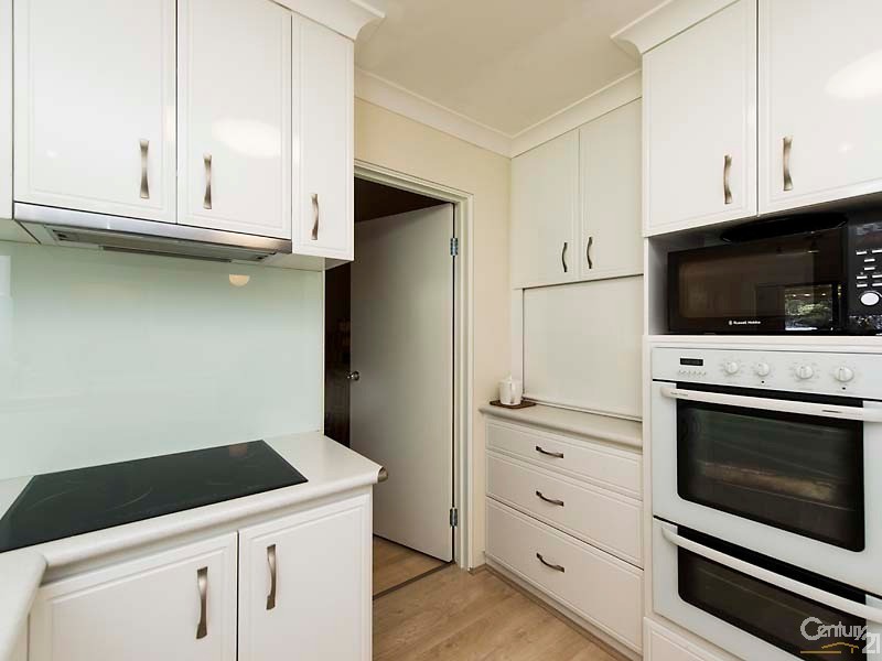 49 Carina Circle, Halls Head WA 6210